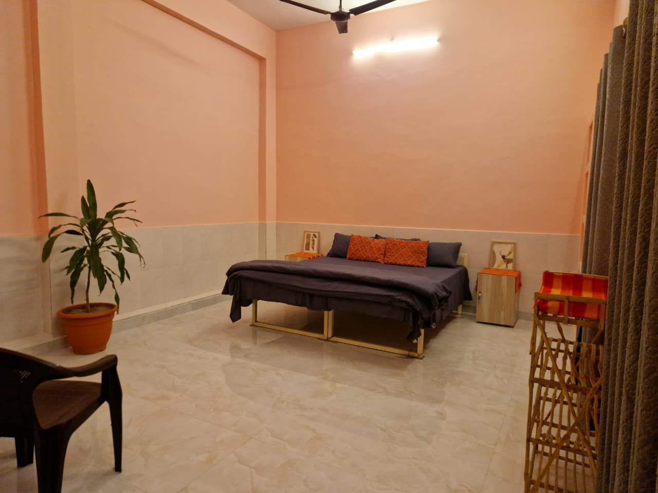 Retreat bedroom with plants